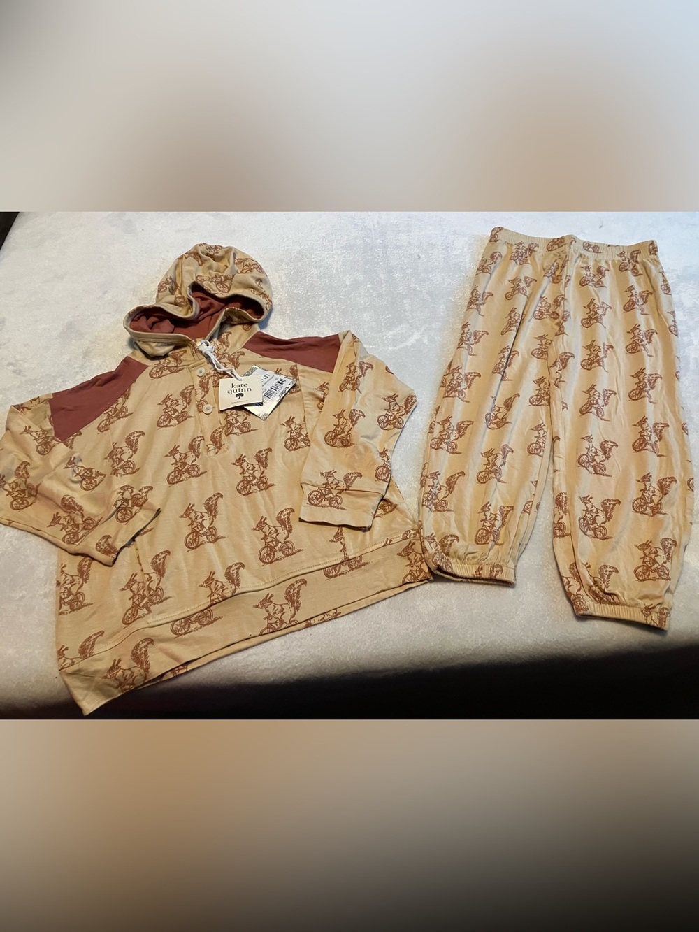 Kate Quinn bamboo Squirrel on Bicycle Print Hooded Jogger Set